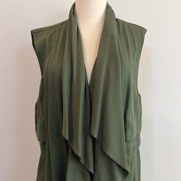 Cupcakes and Cashmere Camo green Duster vest Size L - Picture 2 of 8